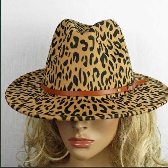 Private Label | Accessories | Leopard Print Felt Wool Belted  display picture 1